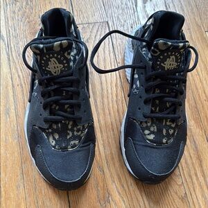Nike Huarache Black and Tan Women's Shoes 8